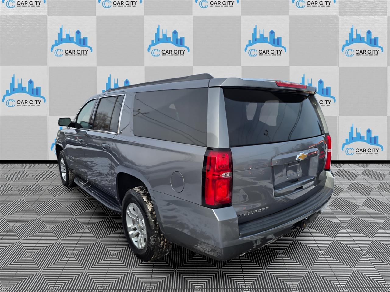 Chevrolet Suburban LT 4WD 2020
