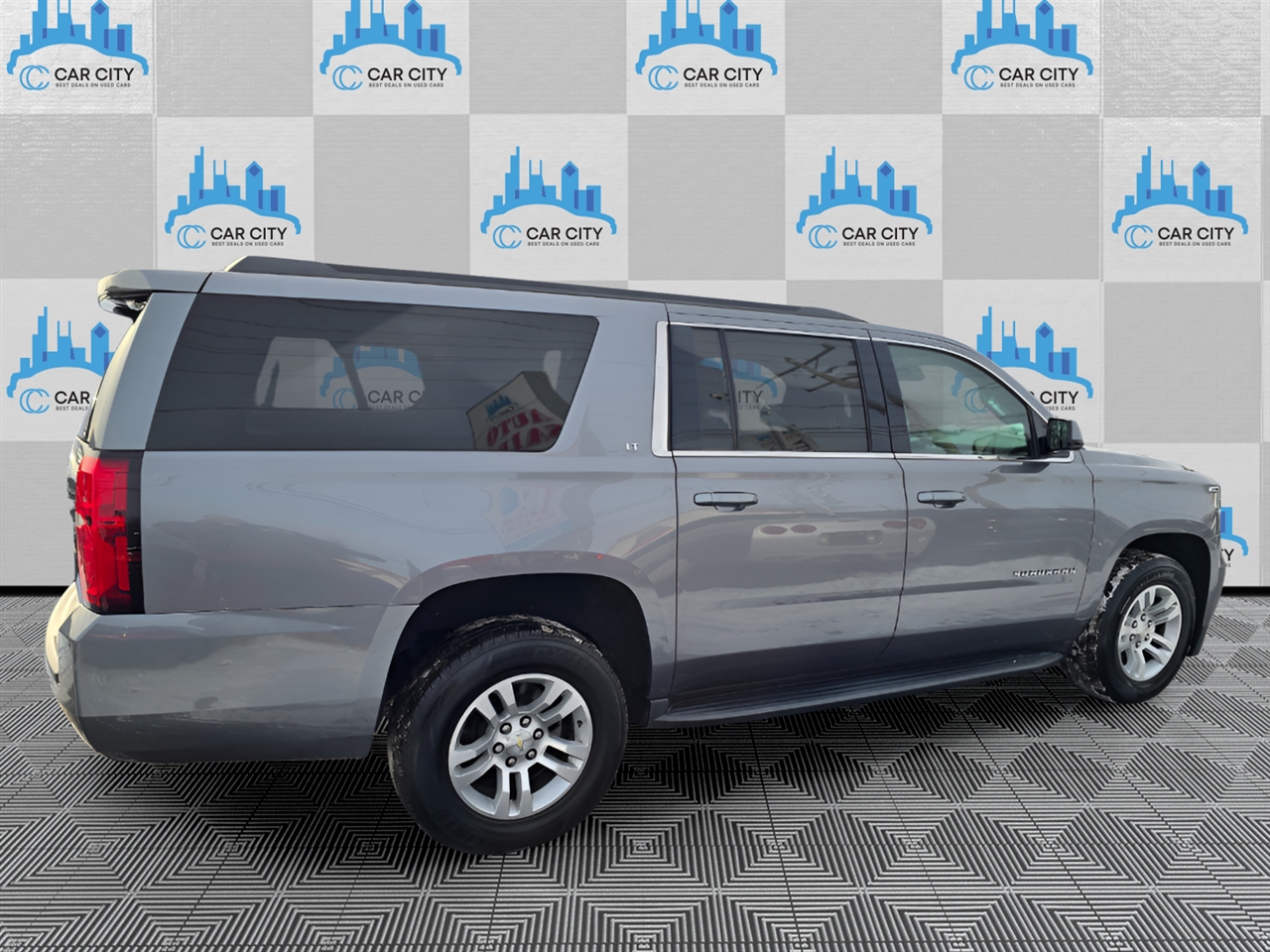 Chevrolet Suburban LT 4WD 2020