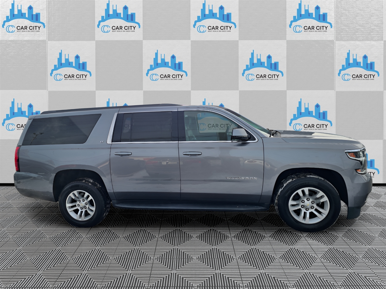 Chevrolet Suburban LT 4WD 2020