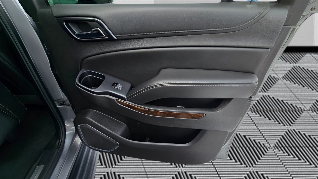 Chevrolet Suburban LT 4WD 2020