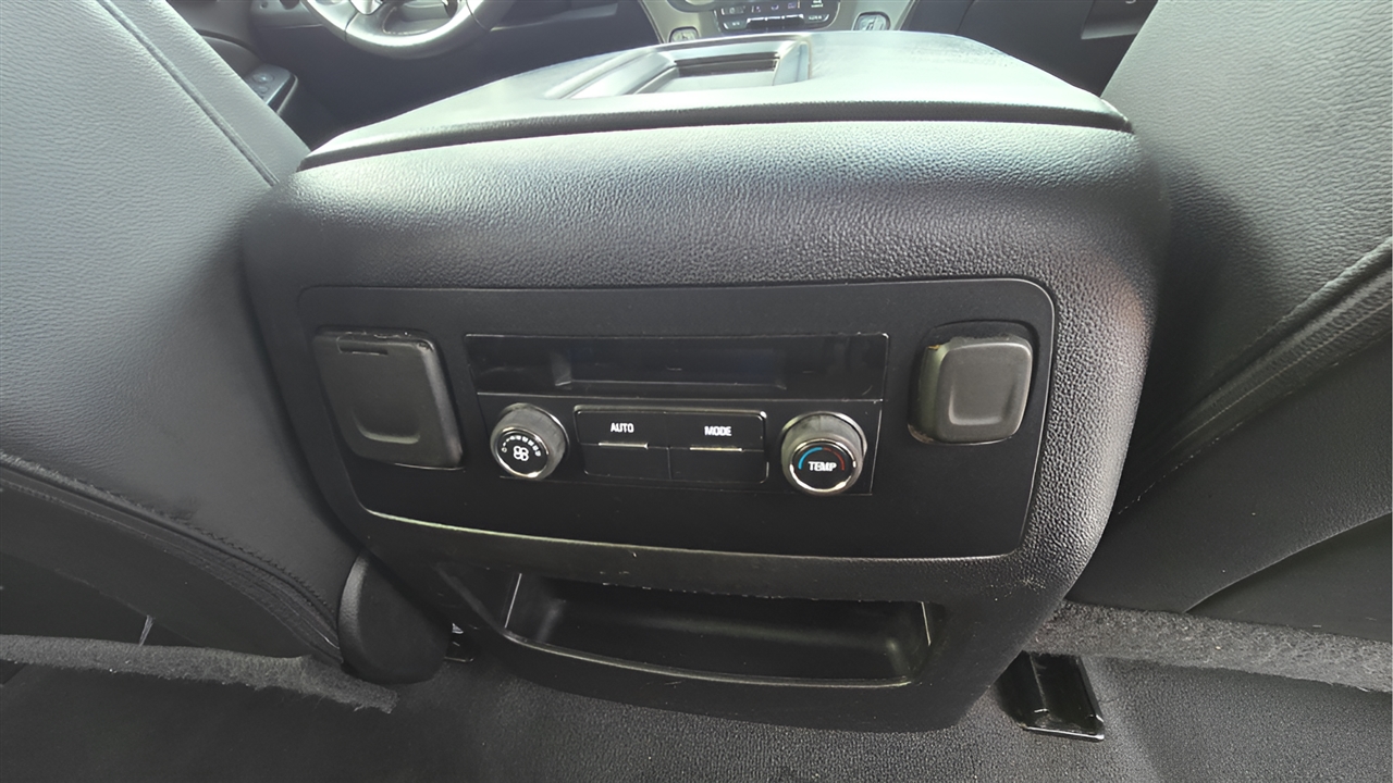 Chevrolet Suburban LT 4WD 2020