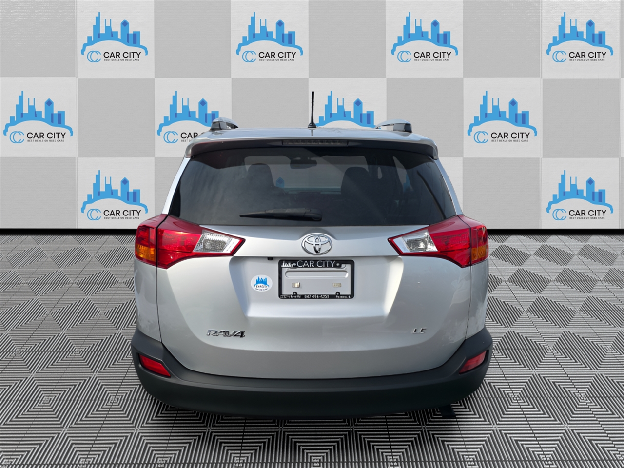 Toyota RAV4 LE FWD 2014