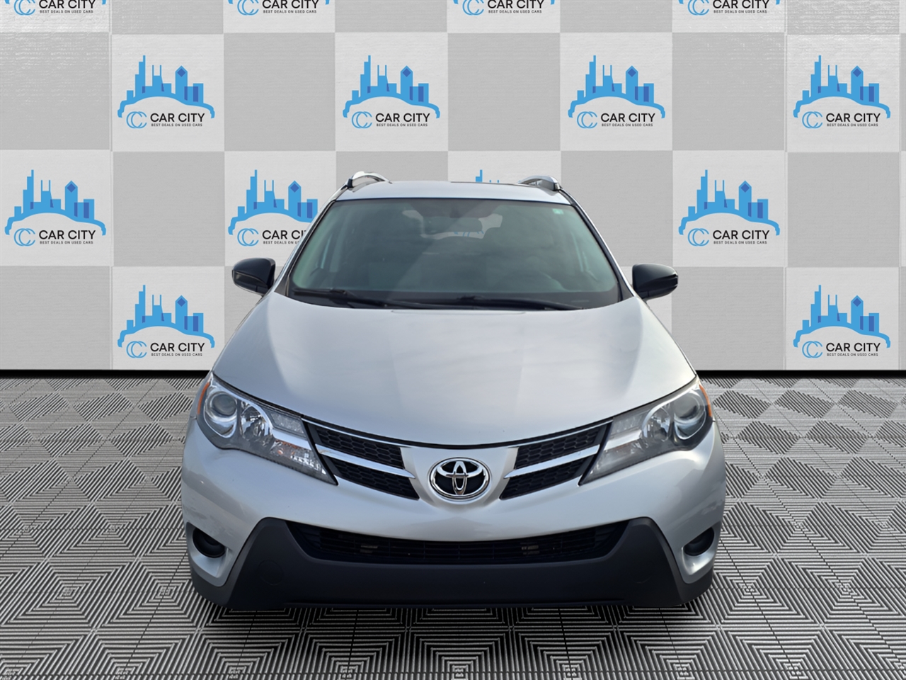 Toyota RAV4 LE FWD 2014