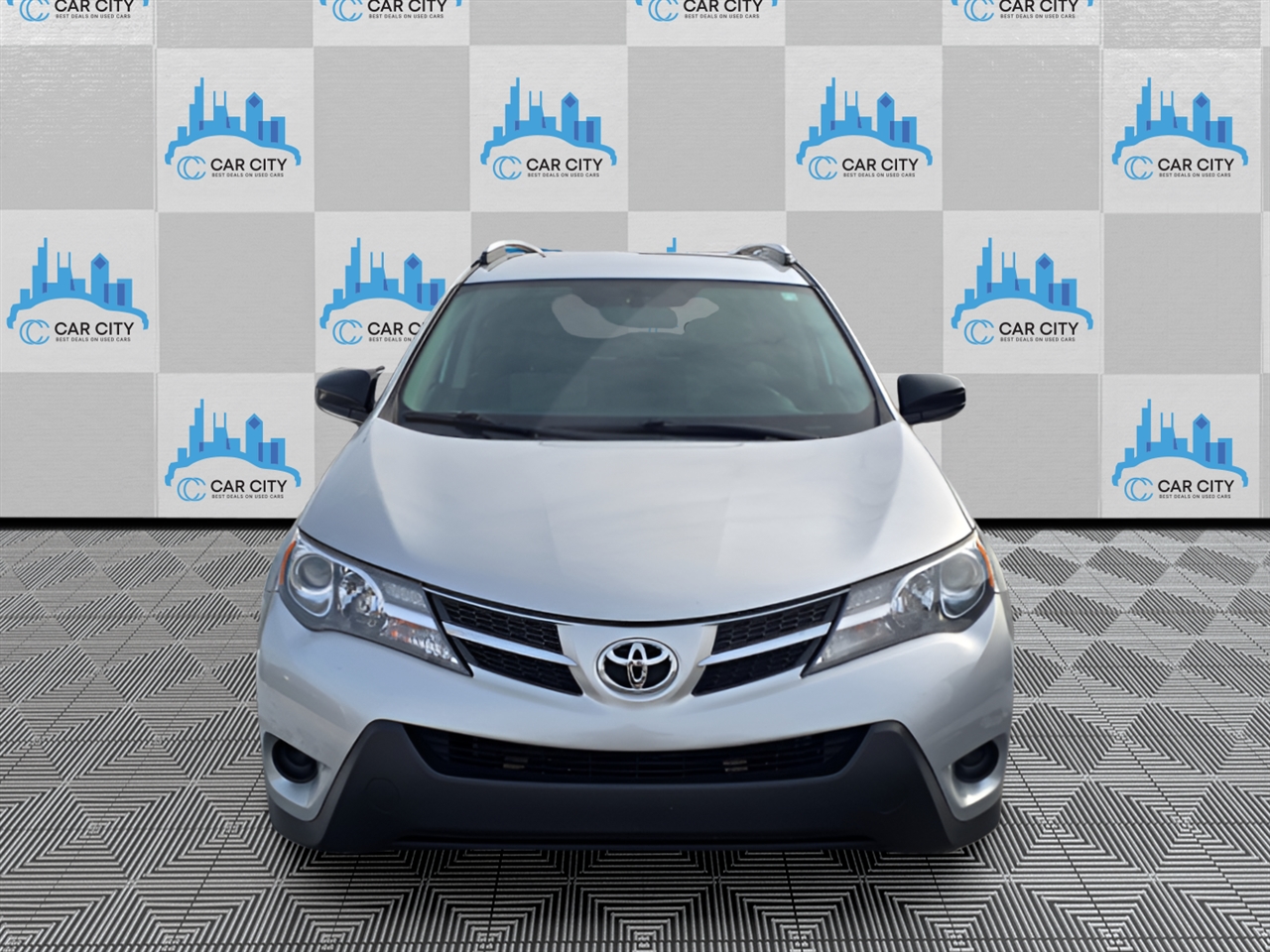 Toyota RAV4 LE FWD 2014