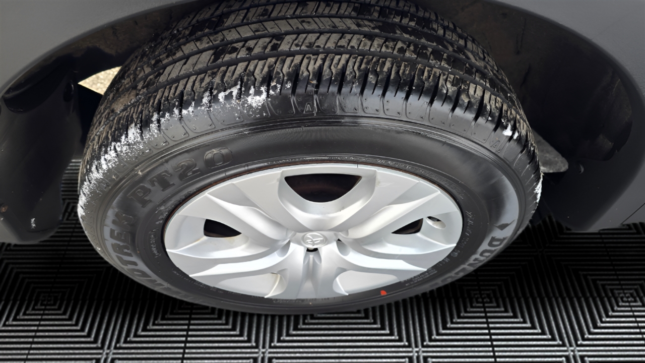 Toyota RAV4 LE FWD 2014