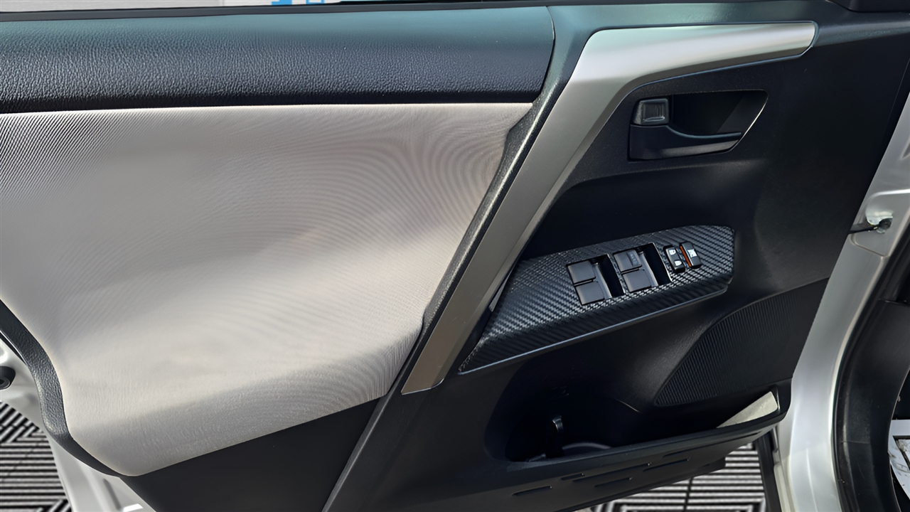 Toyota RAV4 LE FWD 2014