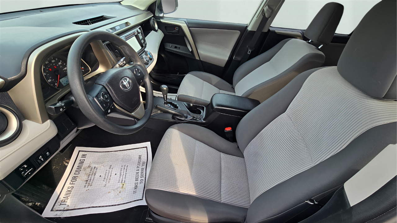 Toyota RAV4 LE FWD 2014