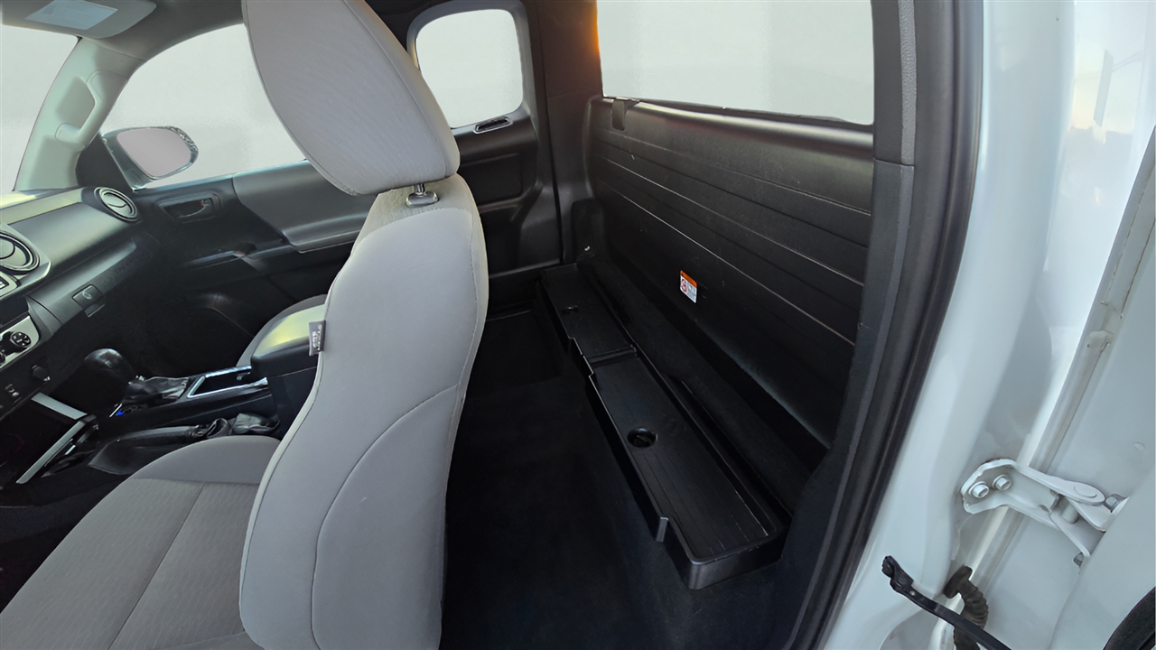 Toyota Tacoma SR5 Access Cab I4 6AT 4WD 2019