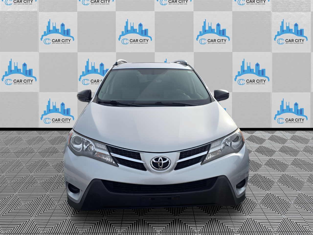 Toyota RAV4 LE FWD 2013