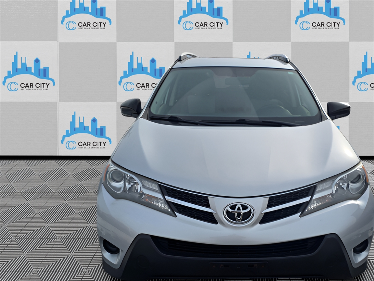 Toyota RAV4 LE FWD 2013