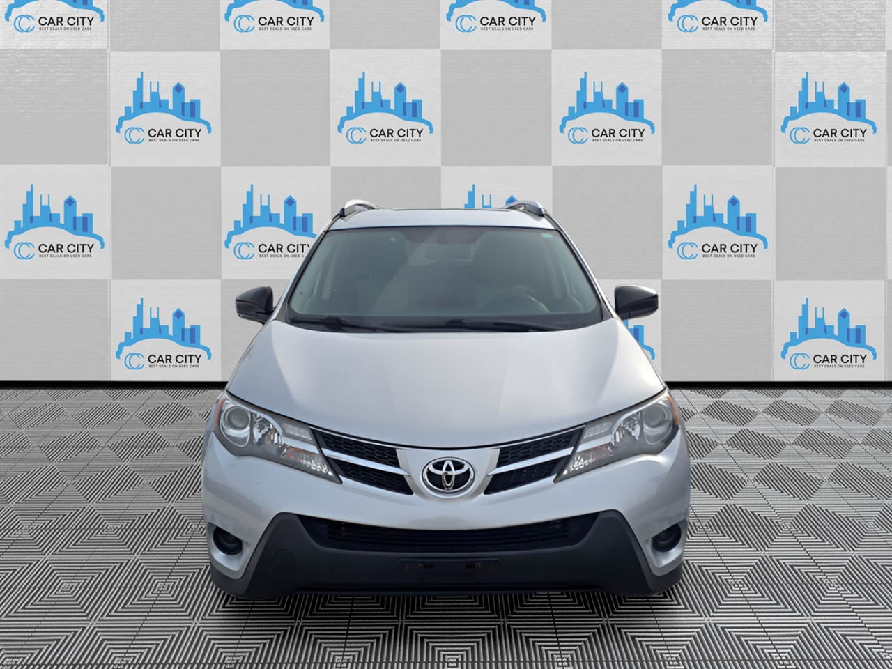 Toyota RAV4 LE FWD 2013