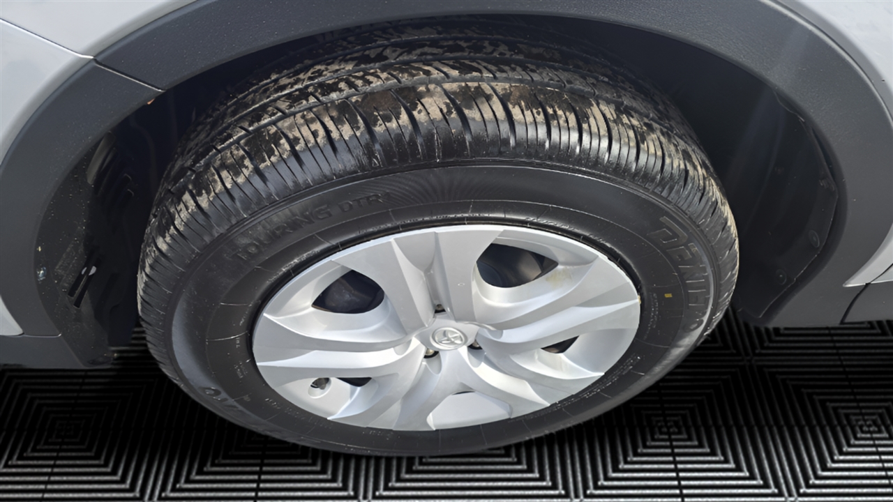 Toyota RAV4 LE FWD 2013