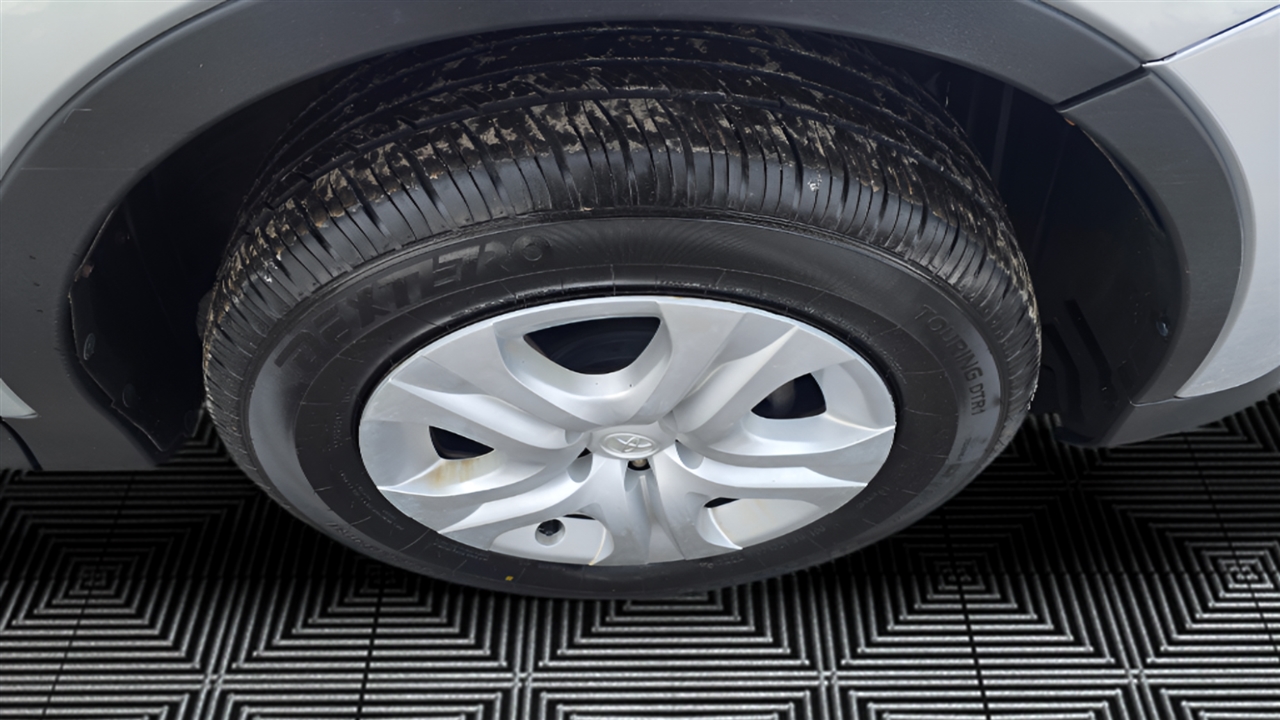 Toyota RAV4 LE FWD 2013