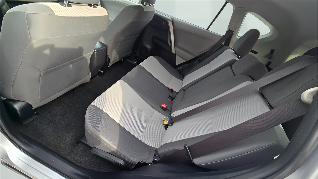 Toyota RAV4 LE FWD 2013