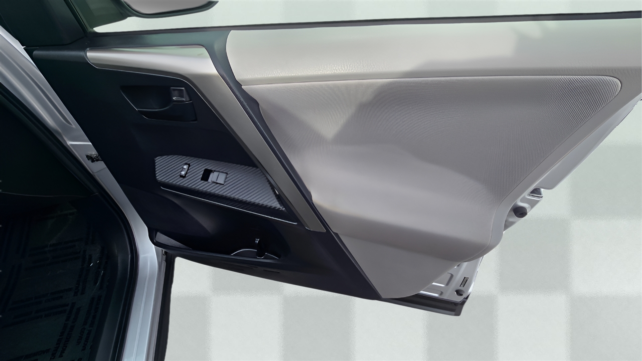 Toyota RAV4 LE FWD 2013