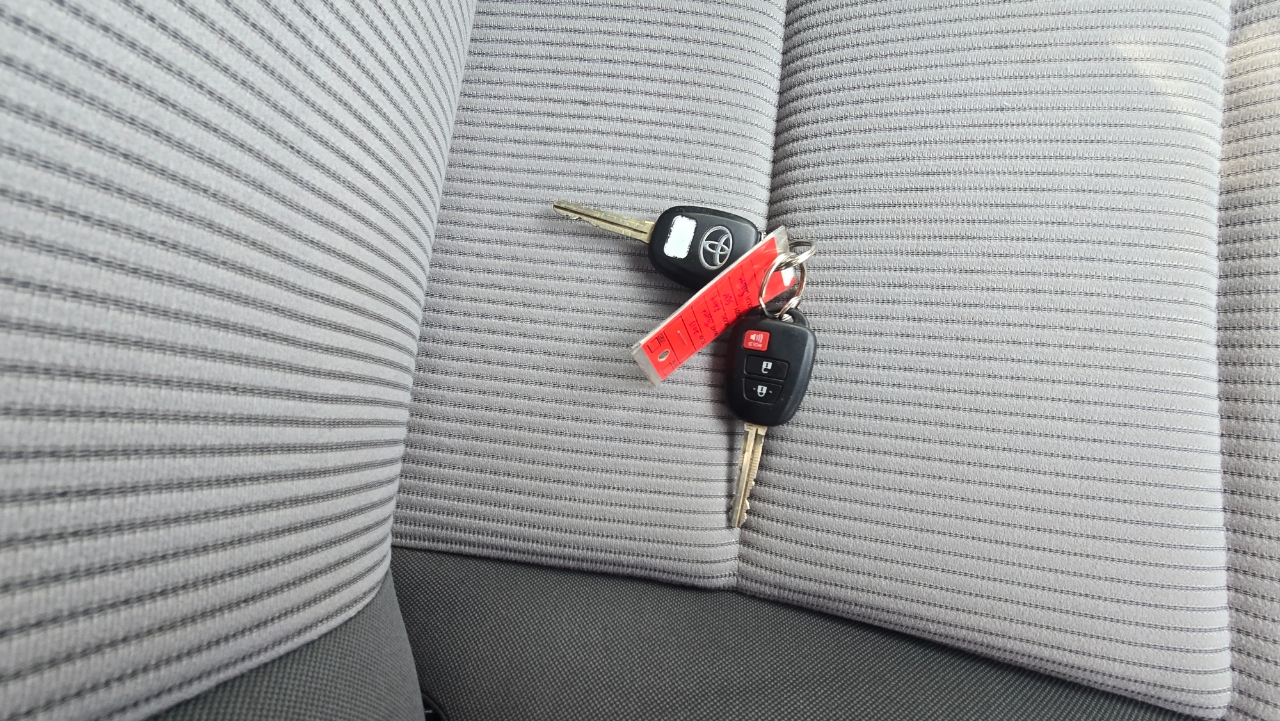 Toyota RAV4 LE FWD 2013