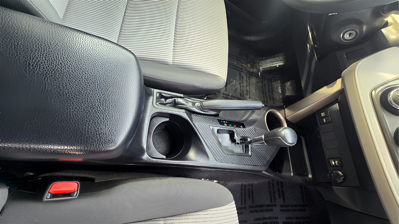 Toyota RAV4 LE FWD 2013