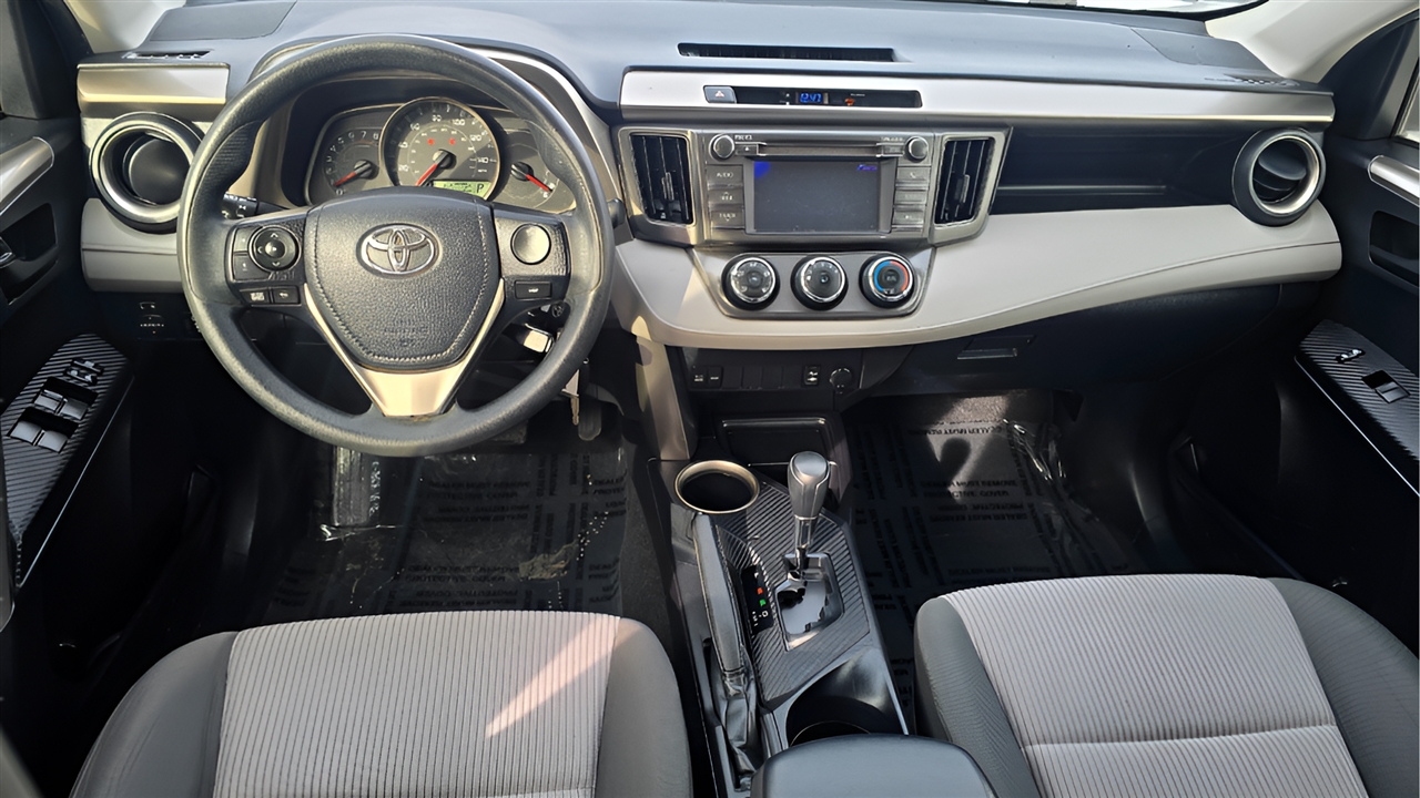 Toyota RAV4 LE FWD 2013