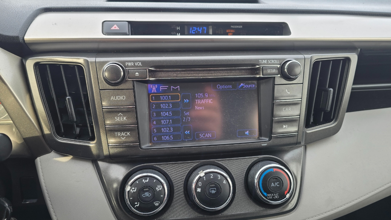 Toyota RAV4 LE FWD 2013