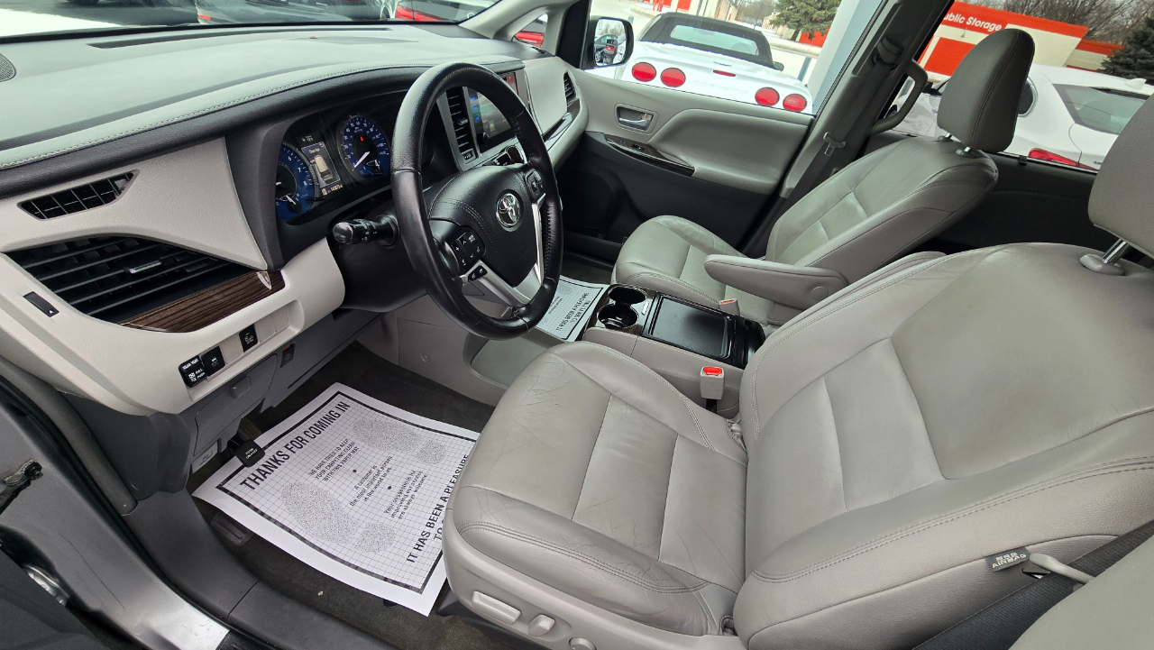 Toyota Sienna Limited AWD 7-Passenger V6 2015