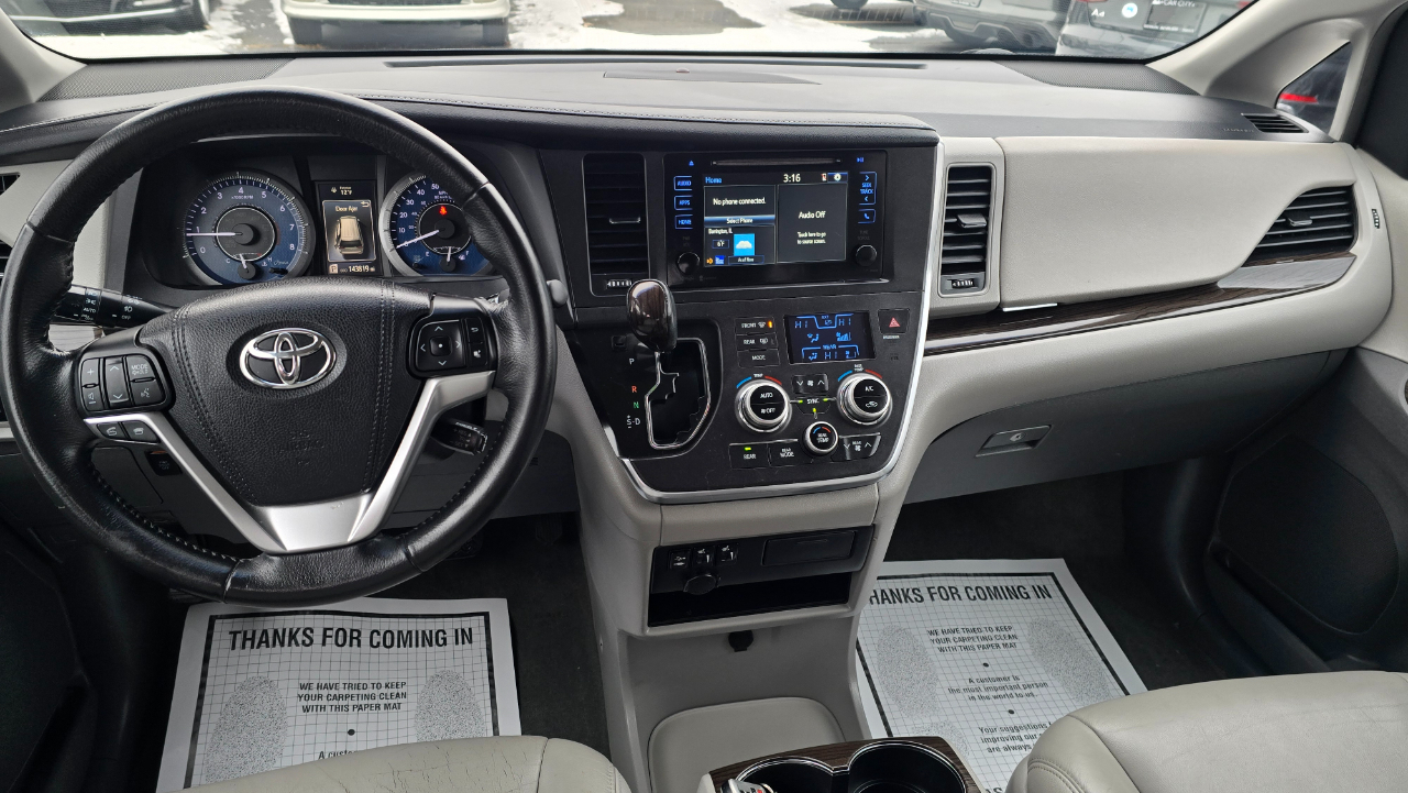 Toyota Sienna Limited AWD 7-Passenger V6 2015
