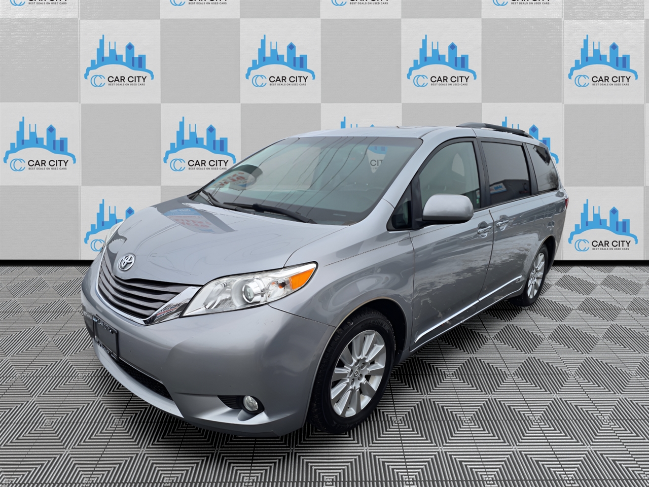 Toyota Sienna Limited AWD 7-Passenger V6 2015
