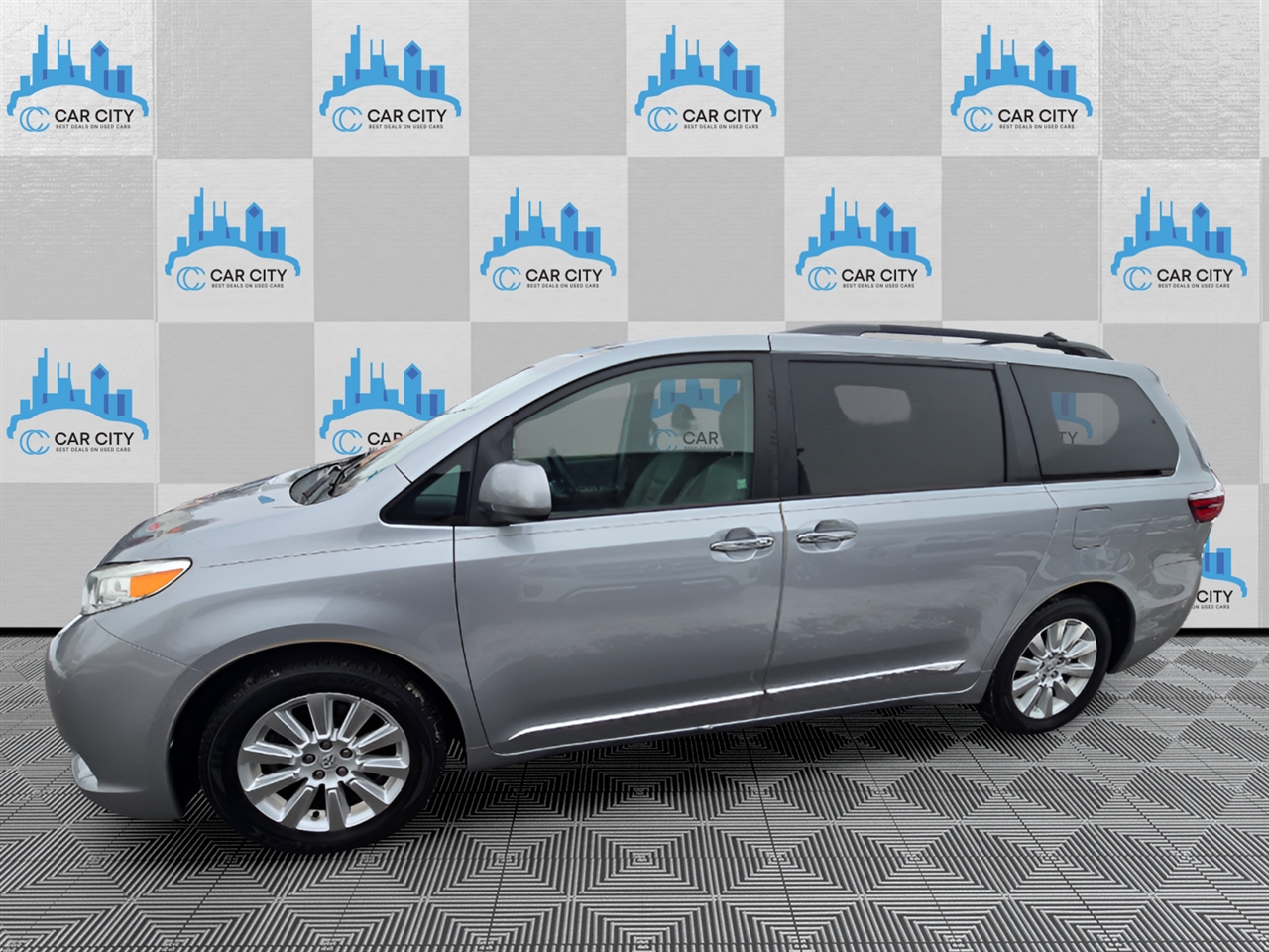 Toyota Sienna Limited AWD 7-Passenger V6 2015