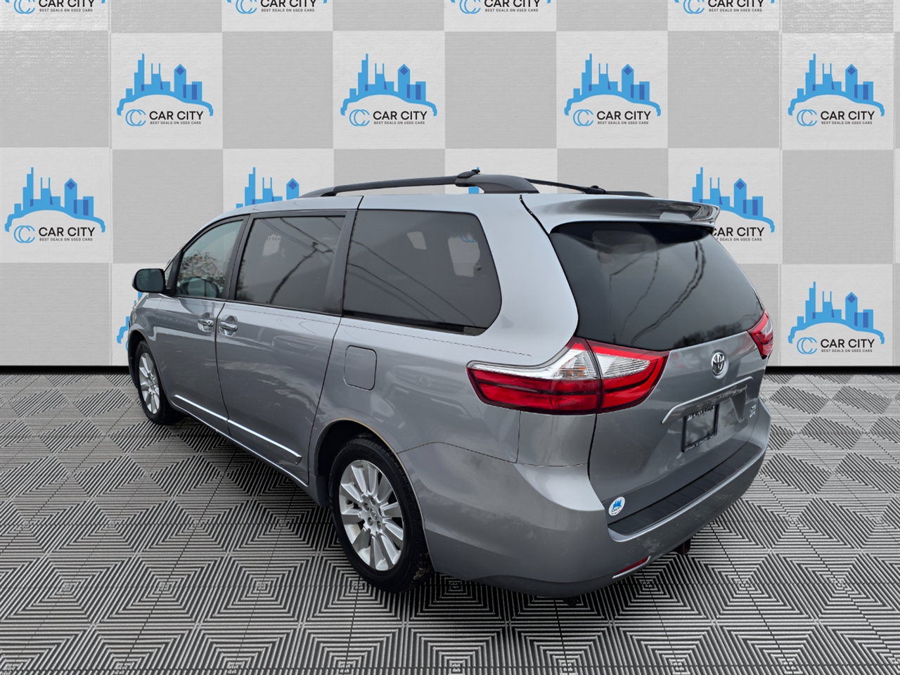 Toyota Sienna Limited AWD 7-Passenger V6 2015