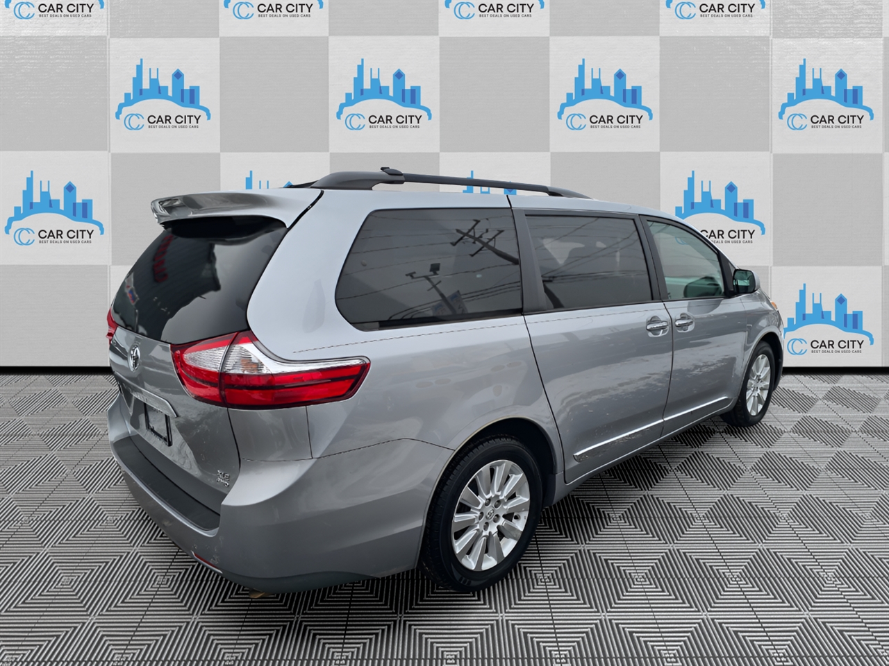 Toyota Sienna Limited AWD 7-Passenger V6 2015