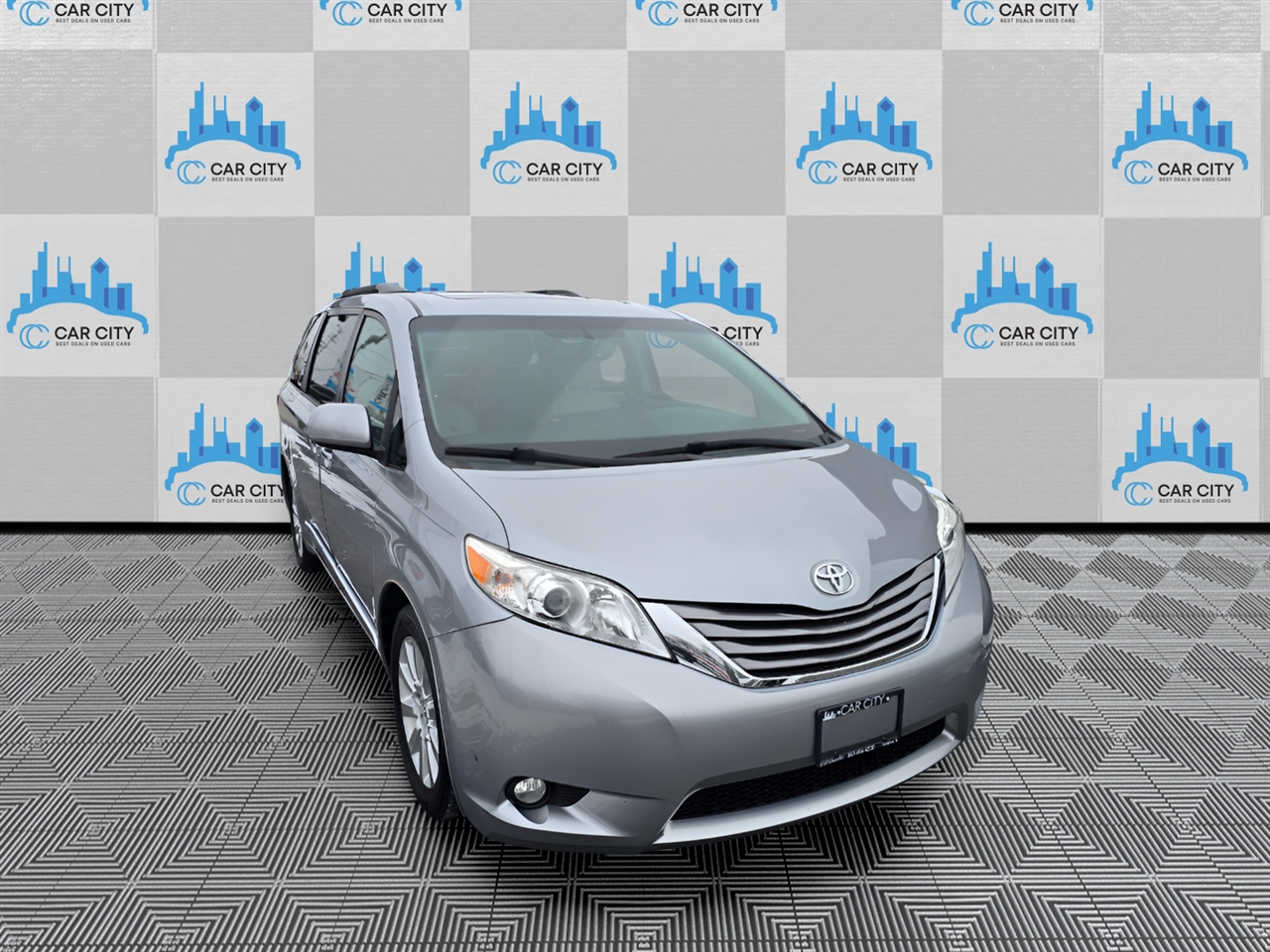 Toyota Sienna Limited AWD 7-Passenger V6 2015