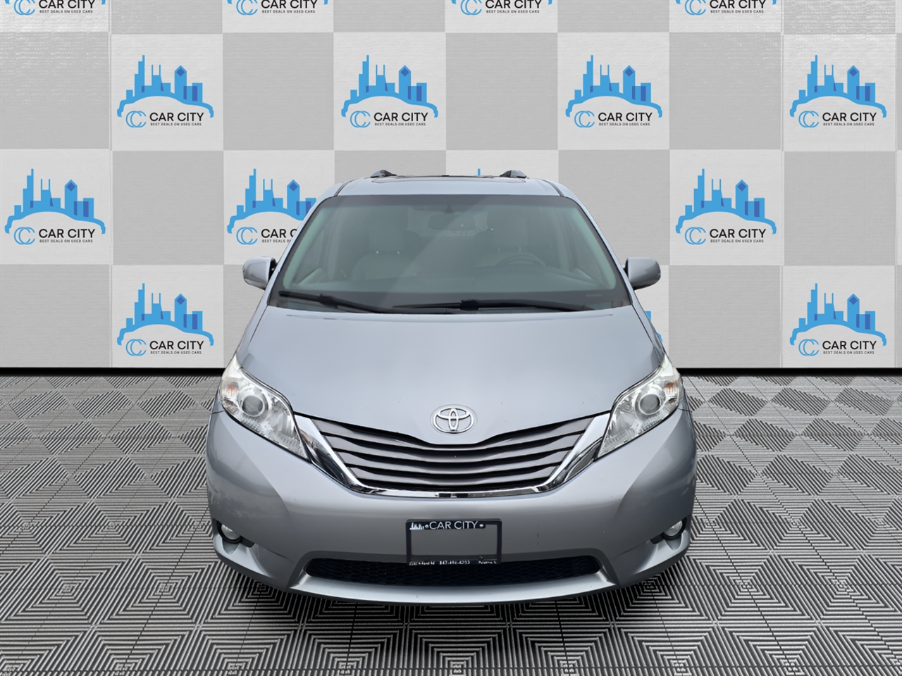 Toyota Sienna Limited AWD 7-Passenger V6 2015