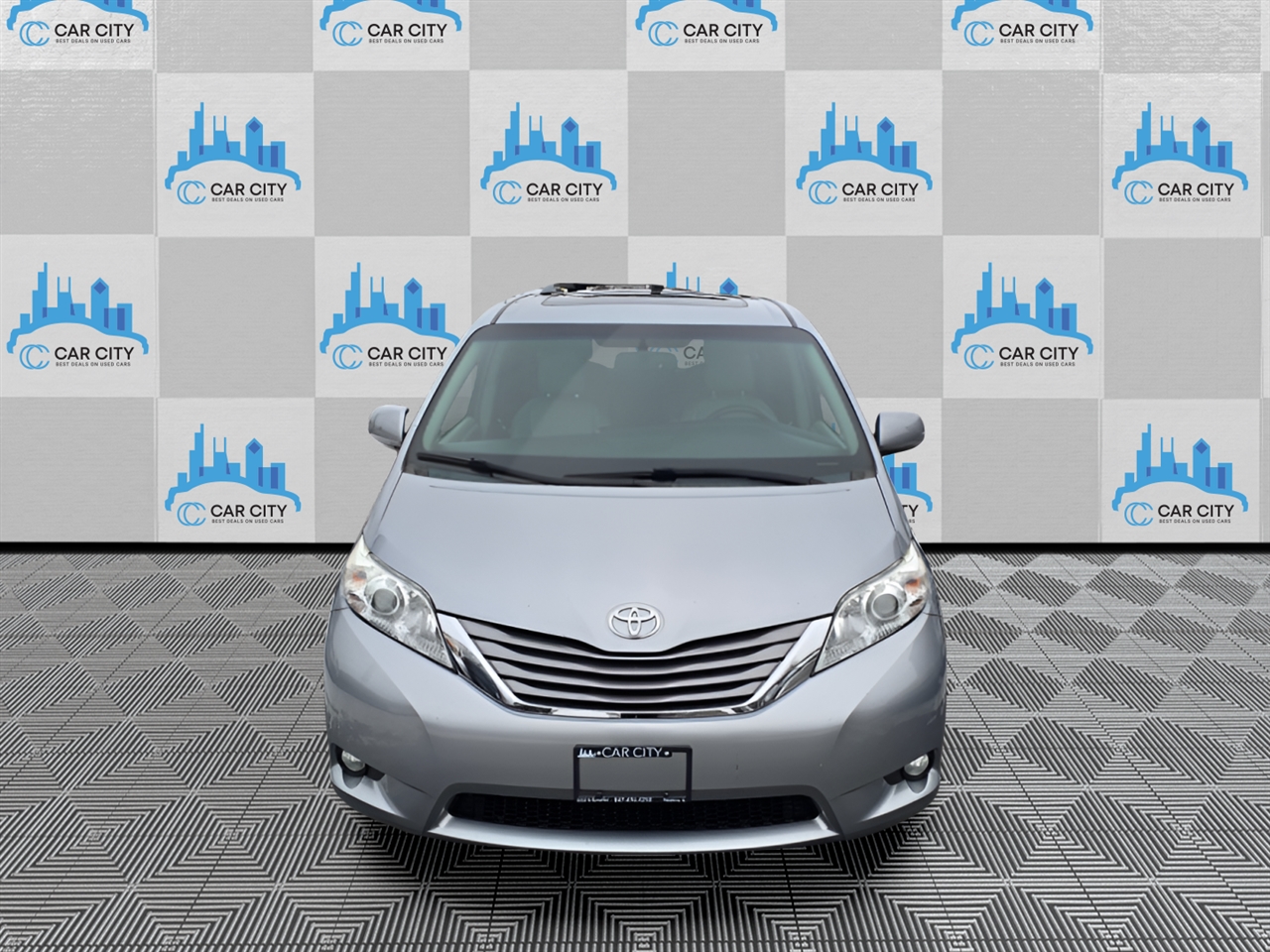 Toyota Sienna Limited AWD 7-Passenger V6 2015