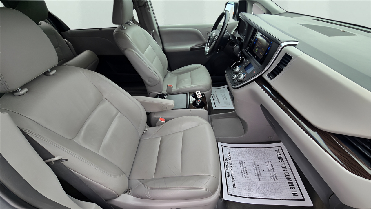 Toyota Sienna Limited AWD 7-Passenger V6 2015