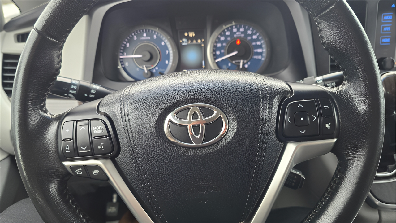 Toyota Sienna Limited AWD 7-Passenger V6 2015
