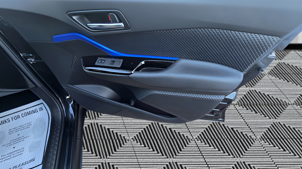 Toyota C-HR XLE 2020