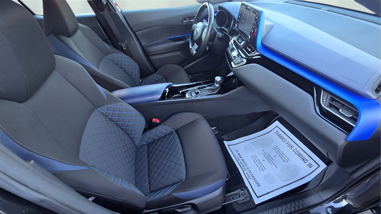 Toyota C-HR XLE 2020