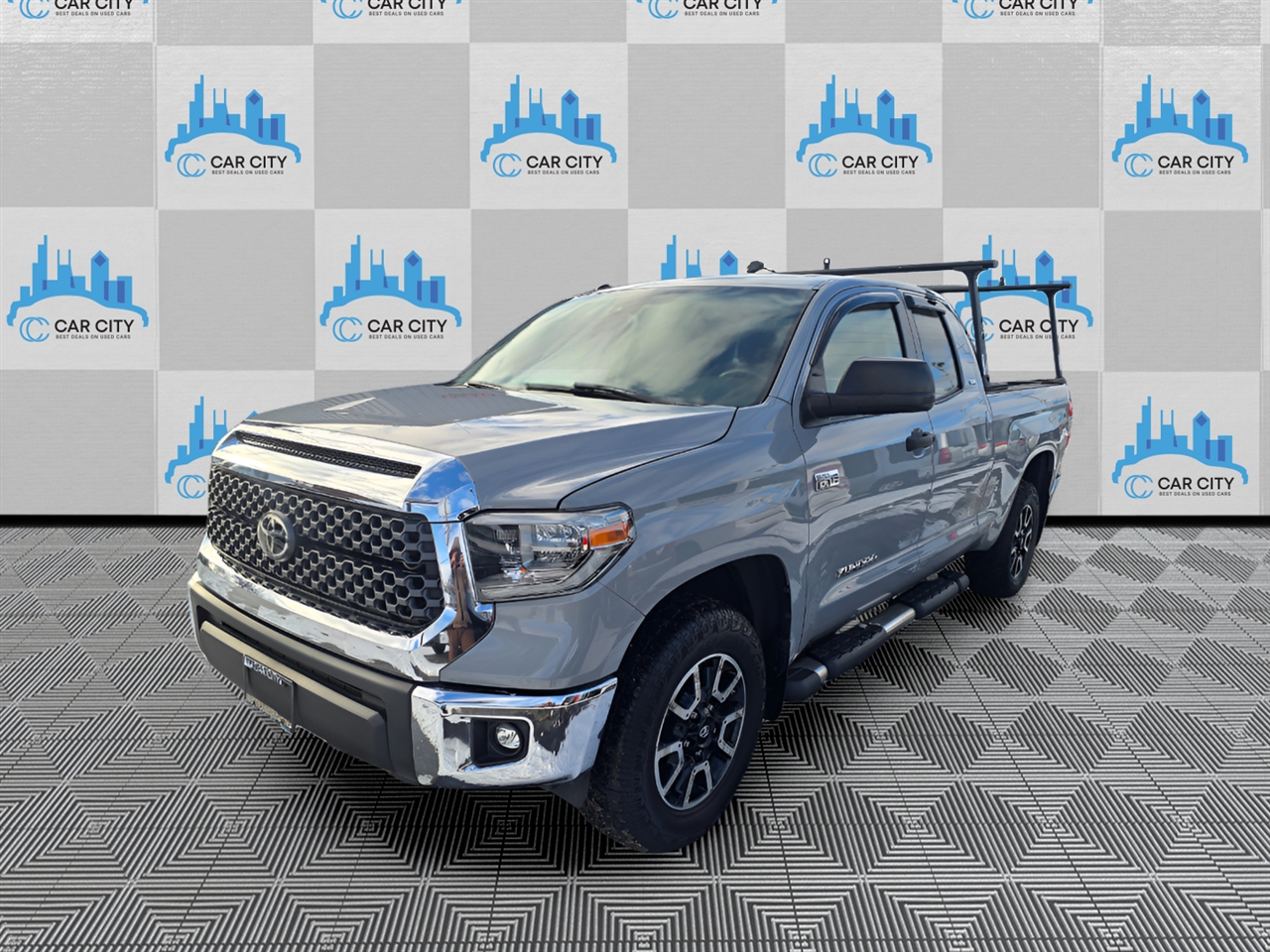 Toyota Tundra SR5 5.7L V8 Double Cab 4WD 2018
