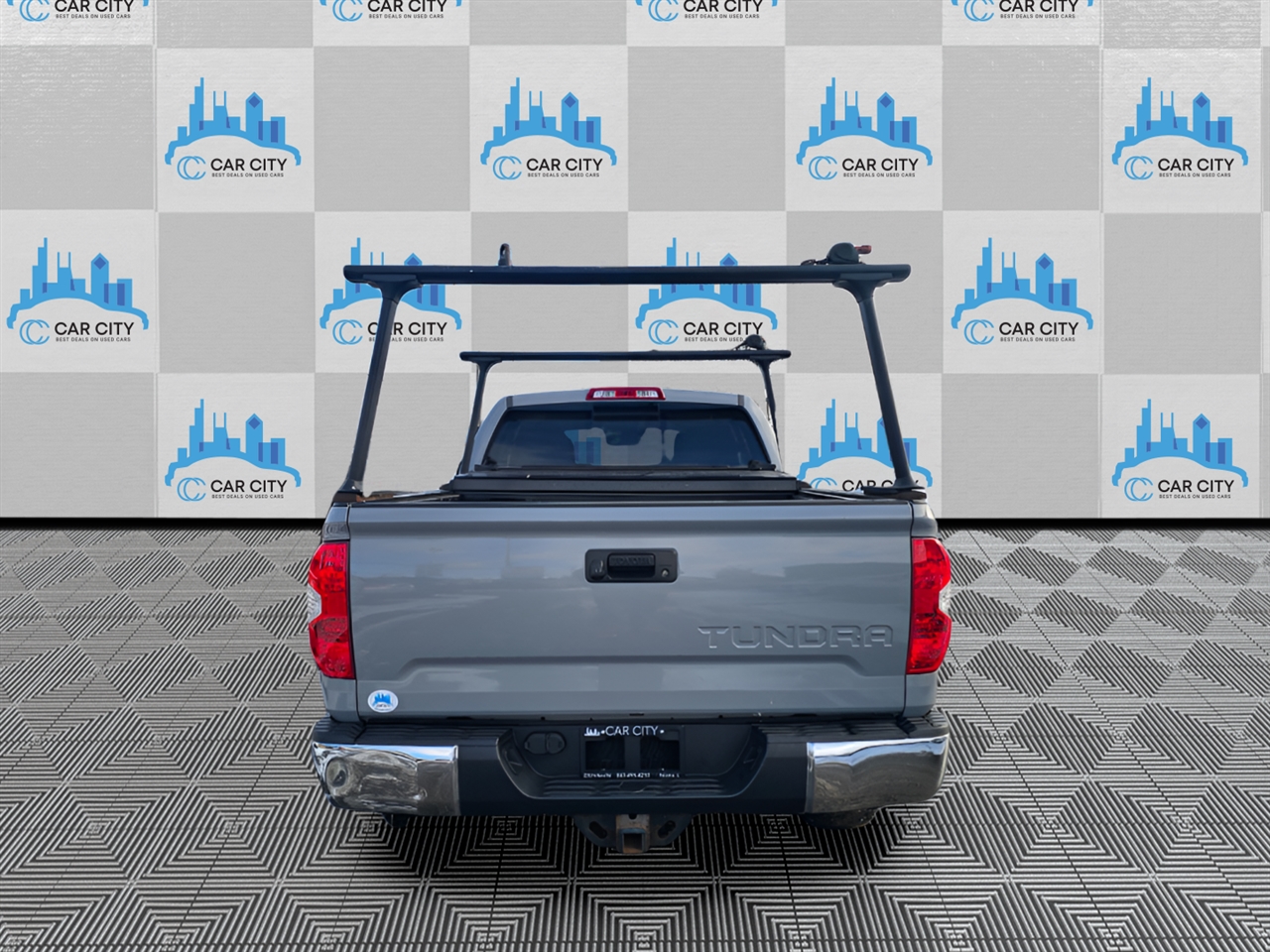 Toyota Tundra SR5 5.7L V8 Double Cab 4WD 2018