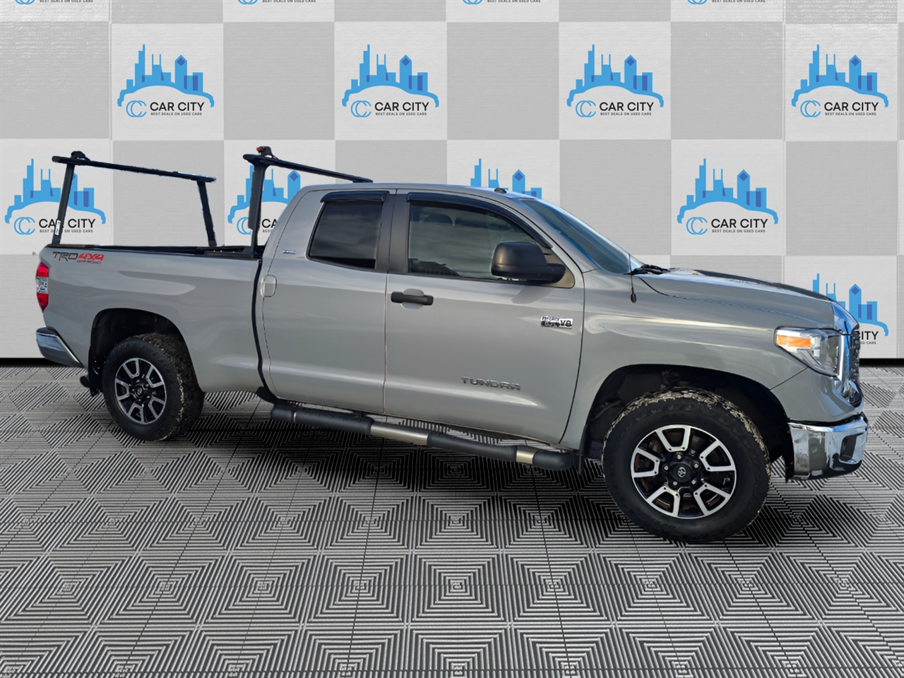 Toyota Tundra SR5 5.7L V8 Double Cab 4WD 2018