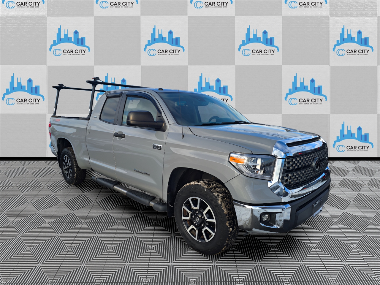 Toyota Tundra SR5 5.7L V8 Double Cab 4WD 2018