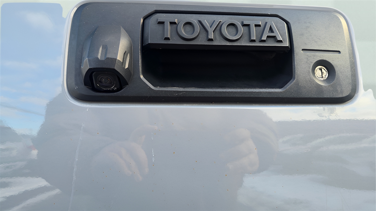 Toyota Tundra SR5 5.7L V8 Double Cab 4WD 2018