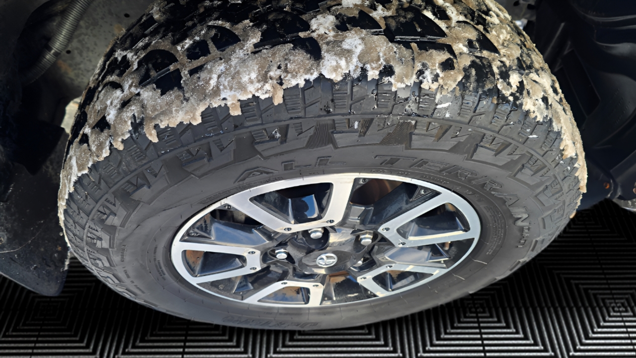 Toyota Tundra SR5 5.7L V8 Double Cab 4WD 2018