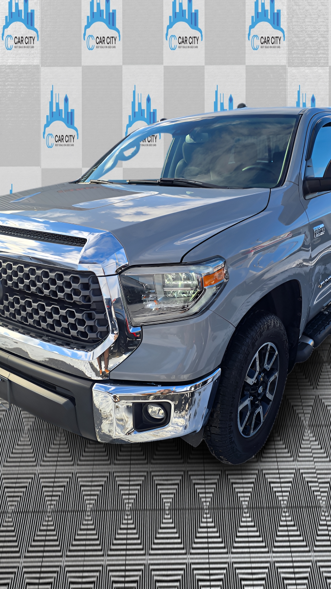 Toyota Tundra SR5 5.7L V8 Double Cab 4WD 2018