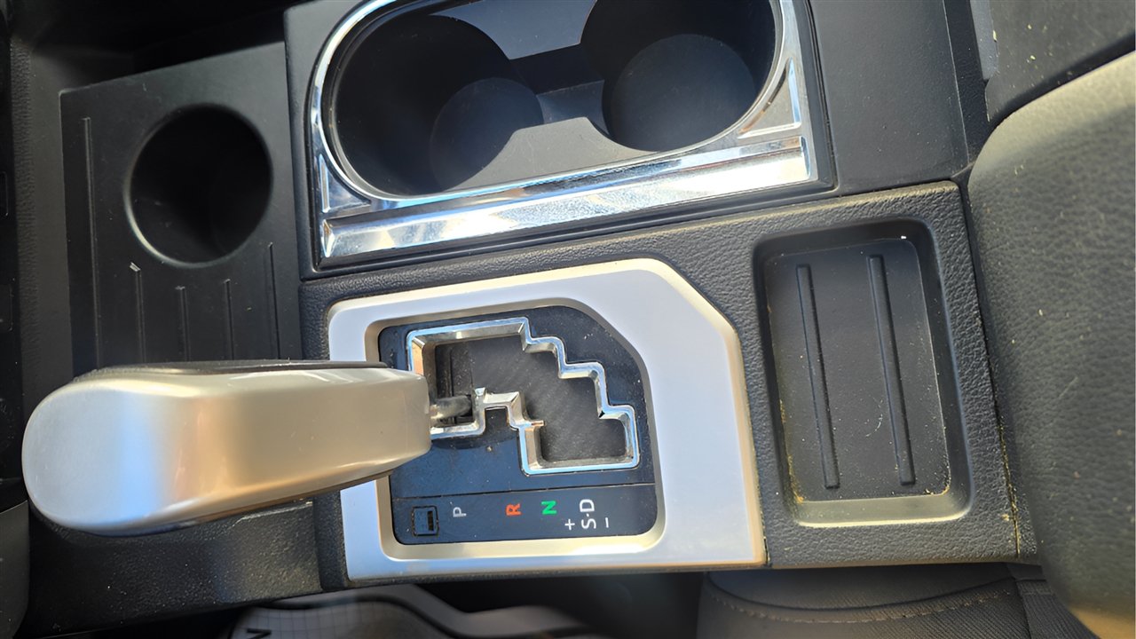 Toyota Tundra SR5 5.7L V8 Double Cab 4WD 2018