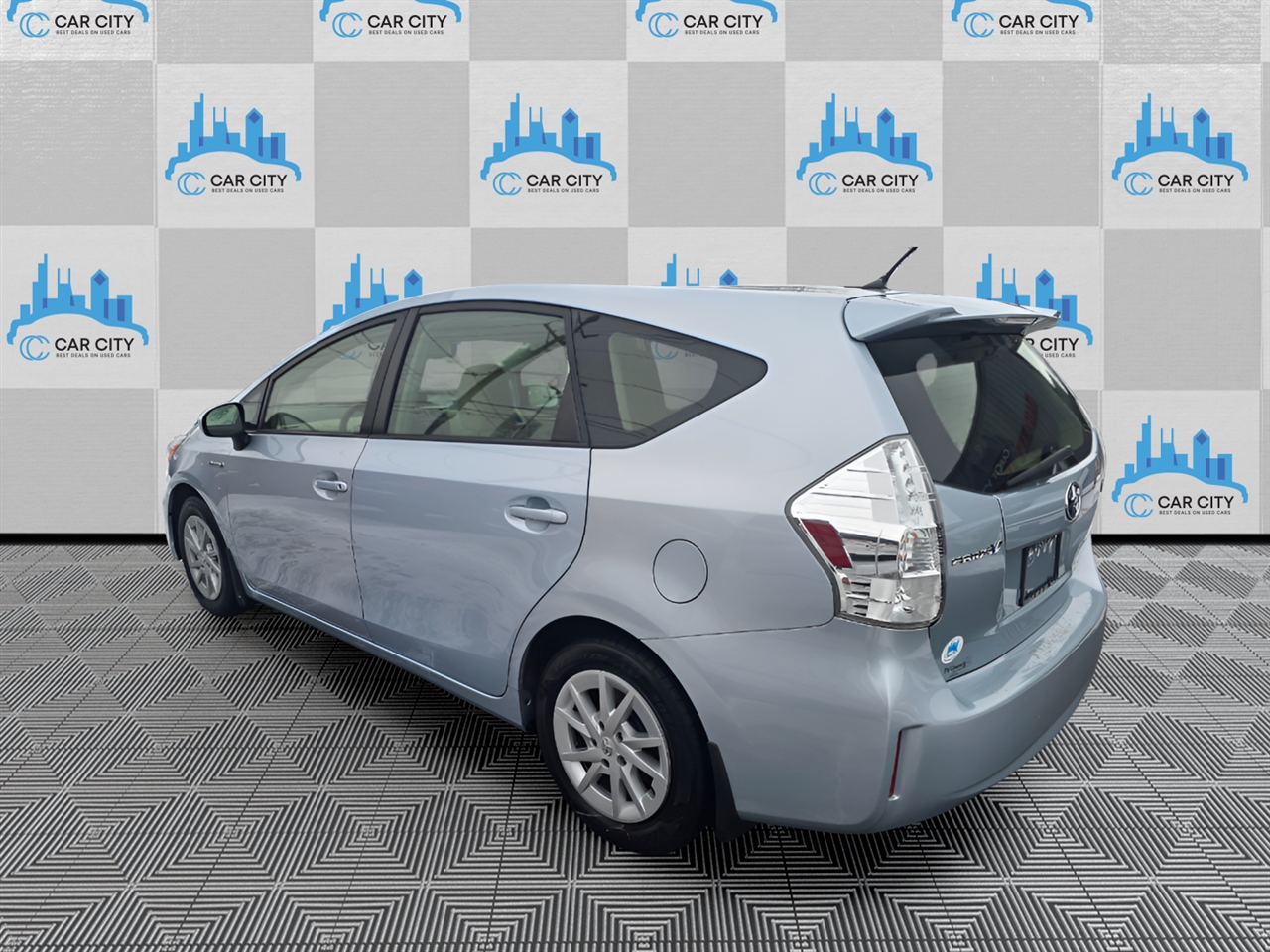 Toyota Prius V Three 2014