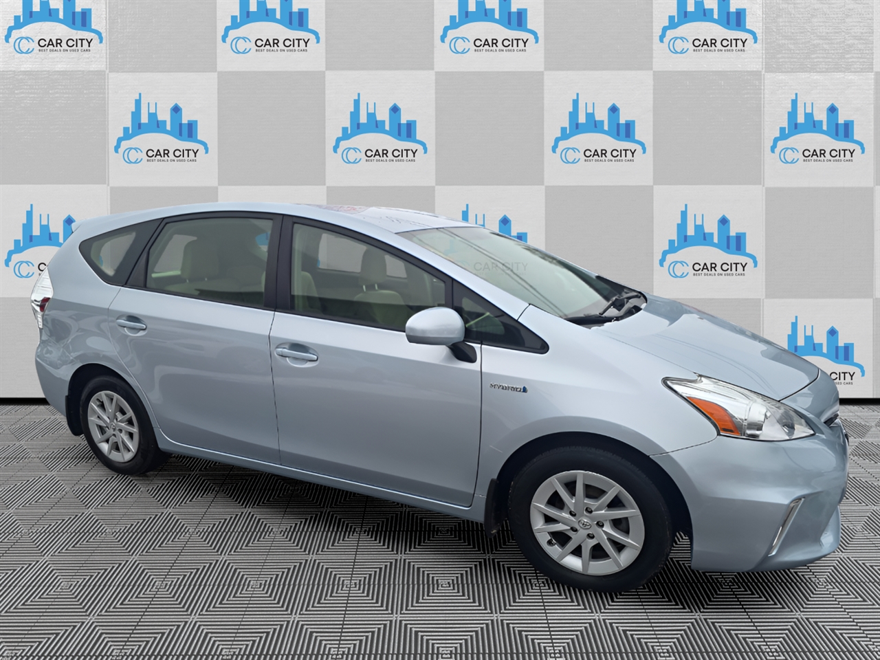Toyota Prius V Three 2014