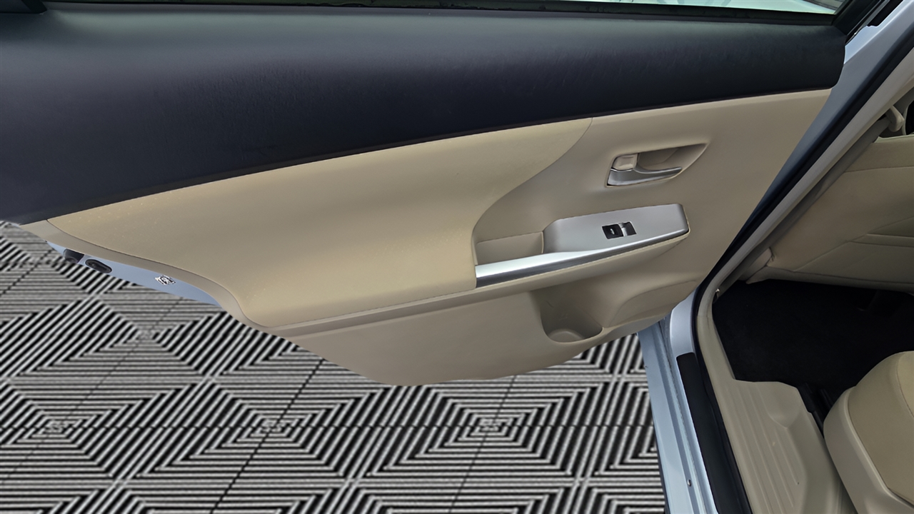 Toyota Prius V Three 2014