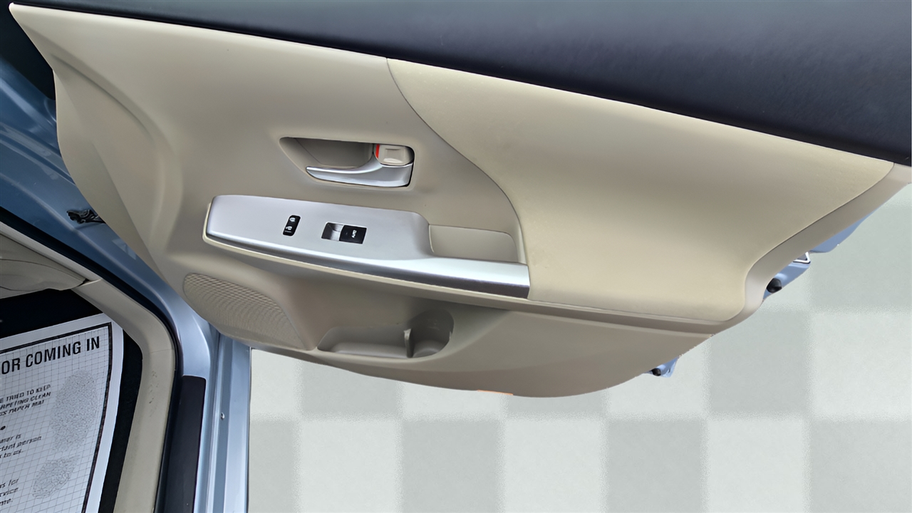 Toyota Prius V Three 2014