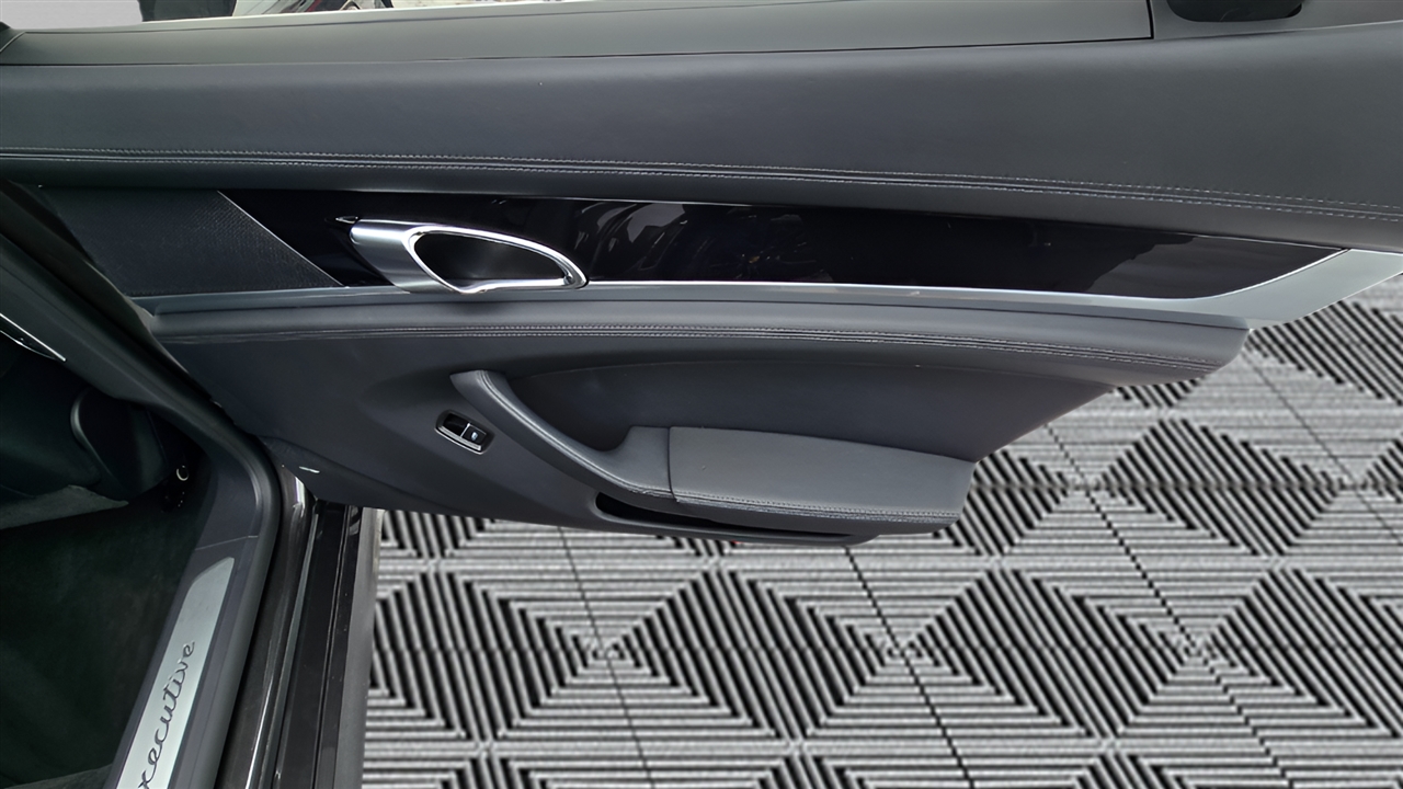 Porsche Panamera 4S Executive 2014