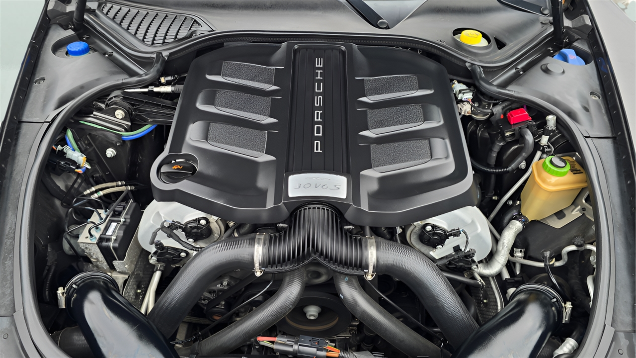 Porsche Panamera 4S Executive 2014